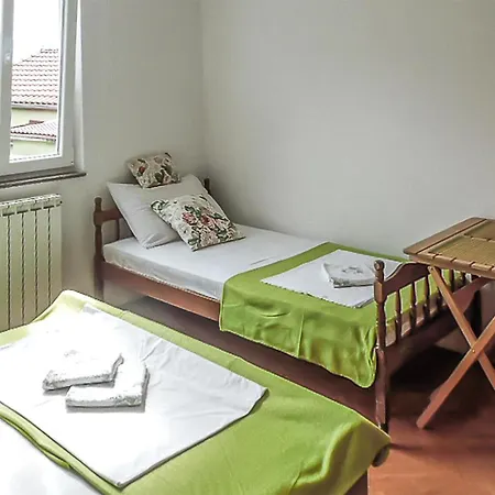 Apartman 1 Bedroom Beautiful In *