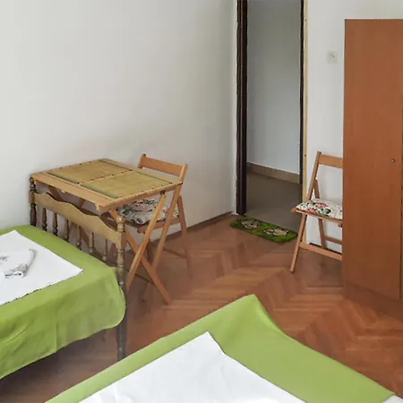1 Bedroom Beautiful In * Martinšćica