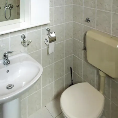 1 Bedroom Beautiful In Apartman *