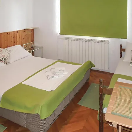 Apartman 1 Bedroom Beautiful In